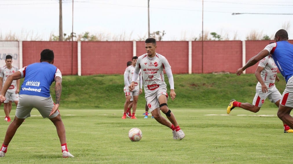 De olho no cofre: Rival da Série B anuncia campeão pelo Vila Nova e Tigrão monitora lucro futuro
