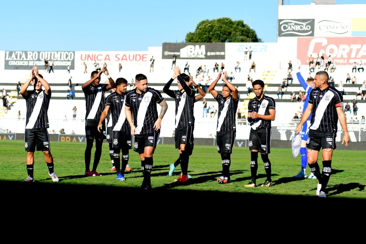 Jogadores da Ponte Preta entram em greve por salários atrasados